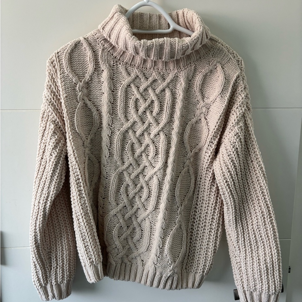 Chunky Knit Cable Sweater - Cream